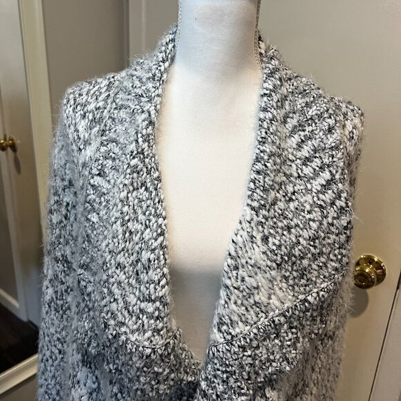 NWT BB Dakota White & Gray Open Front Knit Eyelash Cardigan, Size Medium - Picture 5 of 16